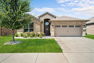 713 Indian Hawthorn Dr, Red Oak, TX 75154