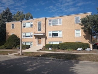 4950 Greenwood St, Skokie, IL 60077