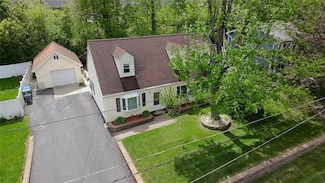 21 Maple Dr, Middletown, NY 10940