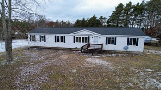 5210 Pinecrest Dr, Lewiston, MI 49756
