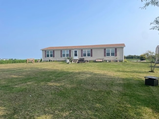 12021 E 600th Rd, Paris, IL 61944