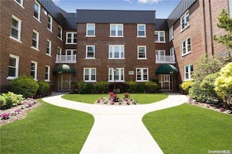 185 Atlantic Ave Unit C-1, Lynbrook, NY 11563