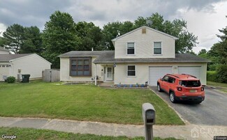 18 Hearth Ct, Howell, NJ 07731