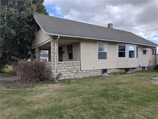 415 E Mill St, Osawatomie, KS 66064