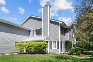 1312 Barclay Ln Unit 22, Deerfield, IL 60015