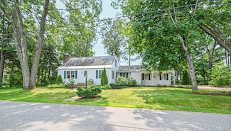 7 Seabee St, Bedford, NH 03110