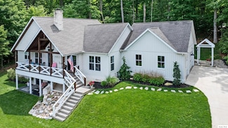 520 Grand Ridge Dr, Howard, OH 43028