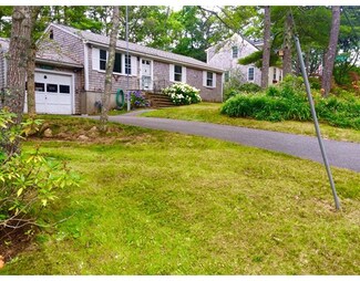 8 Thom Ave, Buzzards Bay, MA 02532