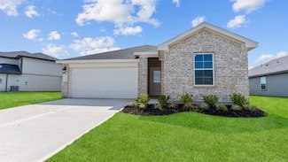 231 Amy St, Angleton, TX 77515