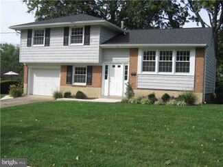 27 Longwood Dr, Stratford, NJ 08084