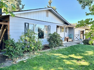 1745 T St, Springfield, OR 97477