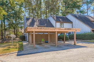 2 Willowick Dr, Lithonia, GA 30038