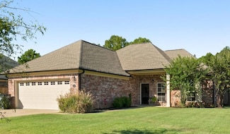 1002 Pebble Creek Dr, Oxford, MS 38655
