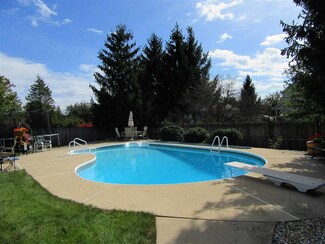7912 Wildberry Ln, Fort Wayne, IN 46815