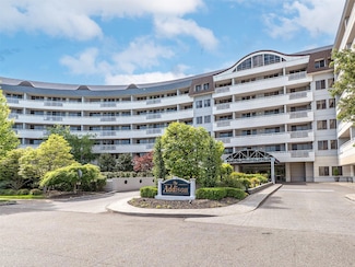 100 Harbor View Dr Unit 515, Port Washington, NY 11050