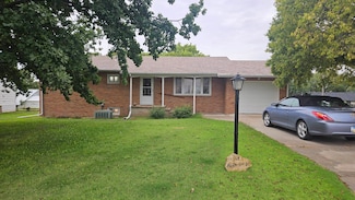 611 N 2nd St, Cimarron, KS 67835