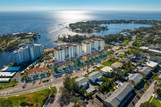 1325 Snell Isle Blvd NE Unit 504, Saint Petersburg, FL 33704