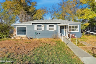 106 Frontier Ave, Newcastle, WY 82701