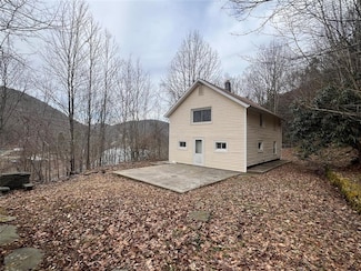 322 Peas Eddy Rd, Hancock, NY 13783