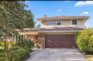 1712 E Maya Ln, Mount Prospect, IL 60056