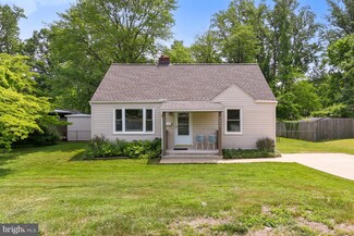 6606 Barrett Rd, Falls Church, VA 22042