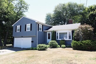 285 Wahl St, Somerset, MA 02726