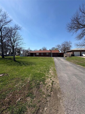 113 Paradise Ln, Granite City, IL 62040