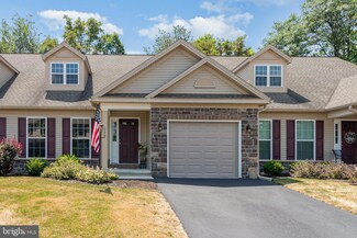 229 Aldenwood Dr, Carlisle, PA 17015