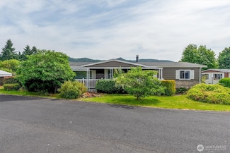 2365 Kingfisher Ln, Kelso, WA 98626