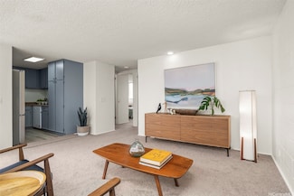 502 Captain Cook Ave Unit 301, Honolulu, HI 96813