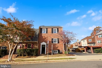 10400 Whitehead St, Fairfax, VA 22030