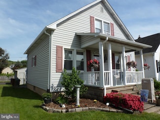 1215 Easton Rd, Hellertown, PA 18055