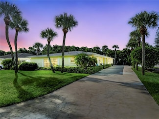 922 Pirate Cove Ln, Vero Beach, FL 32963