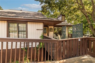 100 Beaver Dr, Eureka Springs, AR 72631