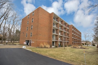 255 S West Ave Unit 505, Elmhurst, IL 60126