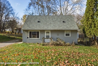 5902 Hilliard Rd, Lansing, MI 48911