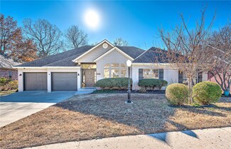3233 E Summershade Dr, Fayetteville, AR 72703