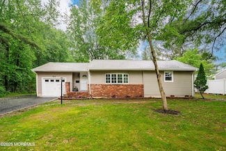 512 Leonardville Rd, Belford, NJ 07718
