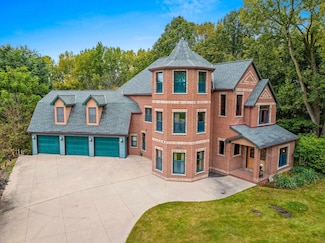 2133 Palmer Ct, Green Bay, WI 54311