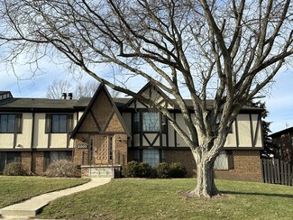 2001 Tracy Dr Unit 2, Bloomington, IL 61704