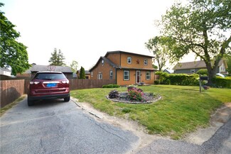 69 Dyer Ave, Riverside, RI 02915