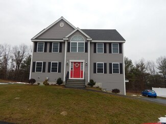 4 Marjorie St, Methuen, MA 01844