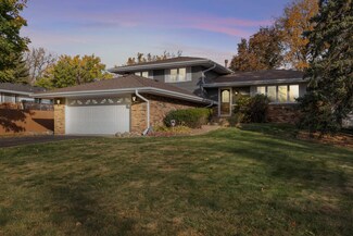 1805 Maple Ln, Saint Paul, MN 55113