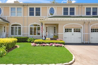 11 Villa Promenade, Bay Shore, NY 11706