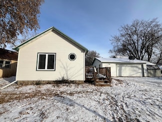 317 S 10th St, Aberdeen, SD 57401