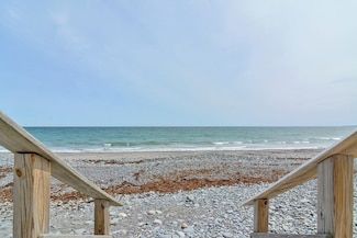 842 Nantasket Ave Unit 5, Hull, MA 02045
