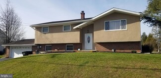 800 Rittenhouse Dr, Reading, PA 19606