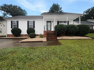 1847 Camden Forest Dr, Winston Salem, NC 27127