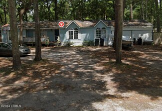 7 Miller Dr W, Beaufort, SC 29907