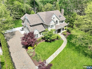 7 Newton Place, Allendale, NJ 07401